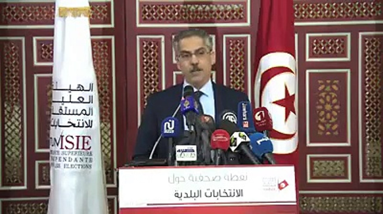 لحظة إعلان إستقالة شفيق صرصار