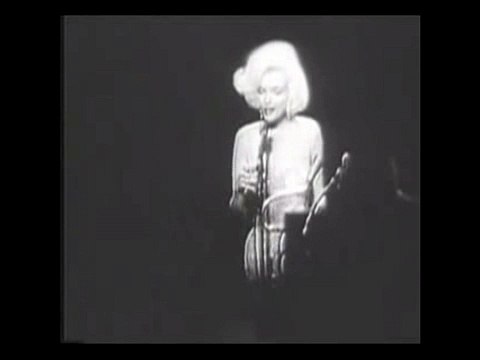 Marilyn Monroe Chante Happy Birthday Mr President En 1962 Pour Les 45 Ans Du President Americain John F Kennedy Video Dailymotion