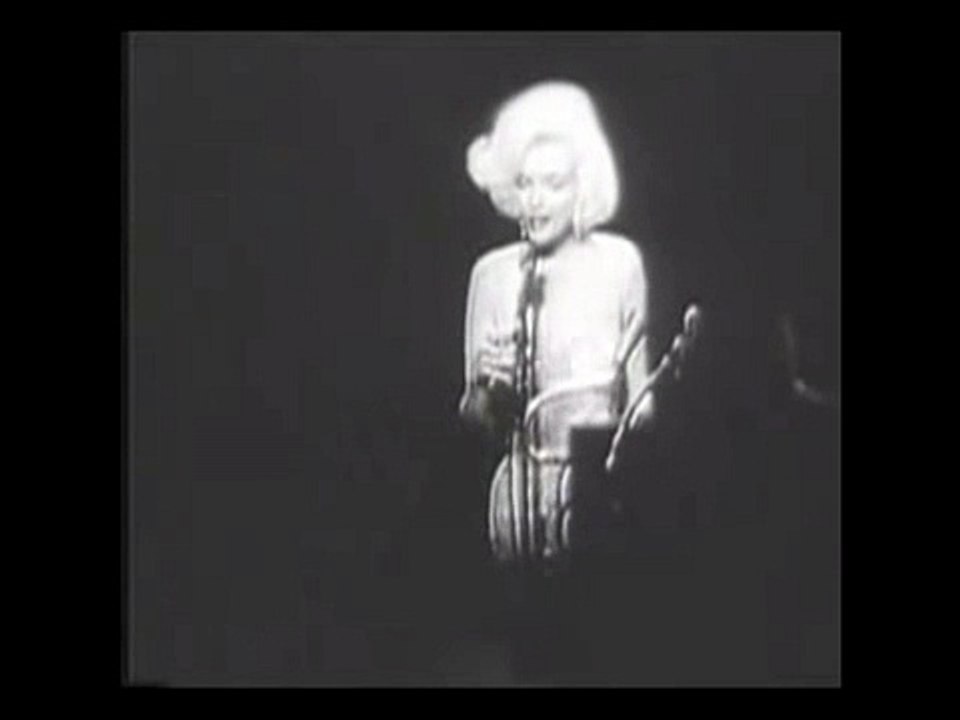 Marilyn Monroe chante «Happy Birthday Mr. President» en 1962, pour les 45 ans du président américain John F. Kennedy