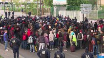 França desmantela acampamento de migrantes em Paris