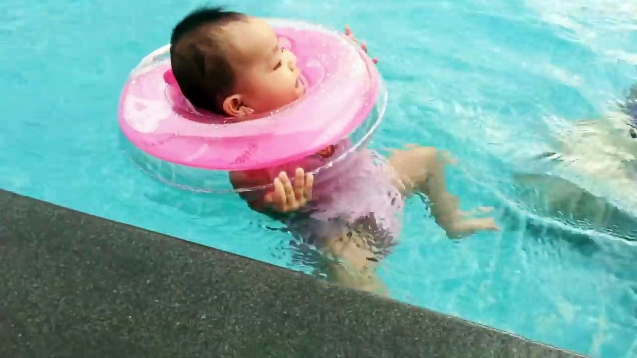 Baby Swimming - Funny baby videos - Cute Baby Swimming in the pool #1