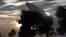 マレーシア 巨大ufo UFO khổng lồ bí ẩn vụt qua bầu trời Malaysia  再投稿
