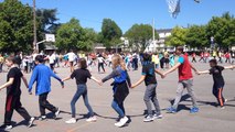 Des élèves d'Alençon dansent pour l'Europe