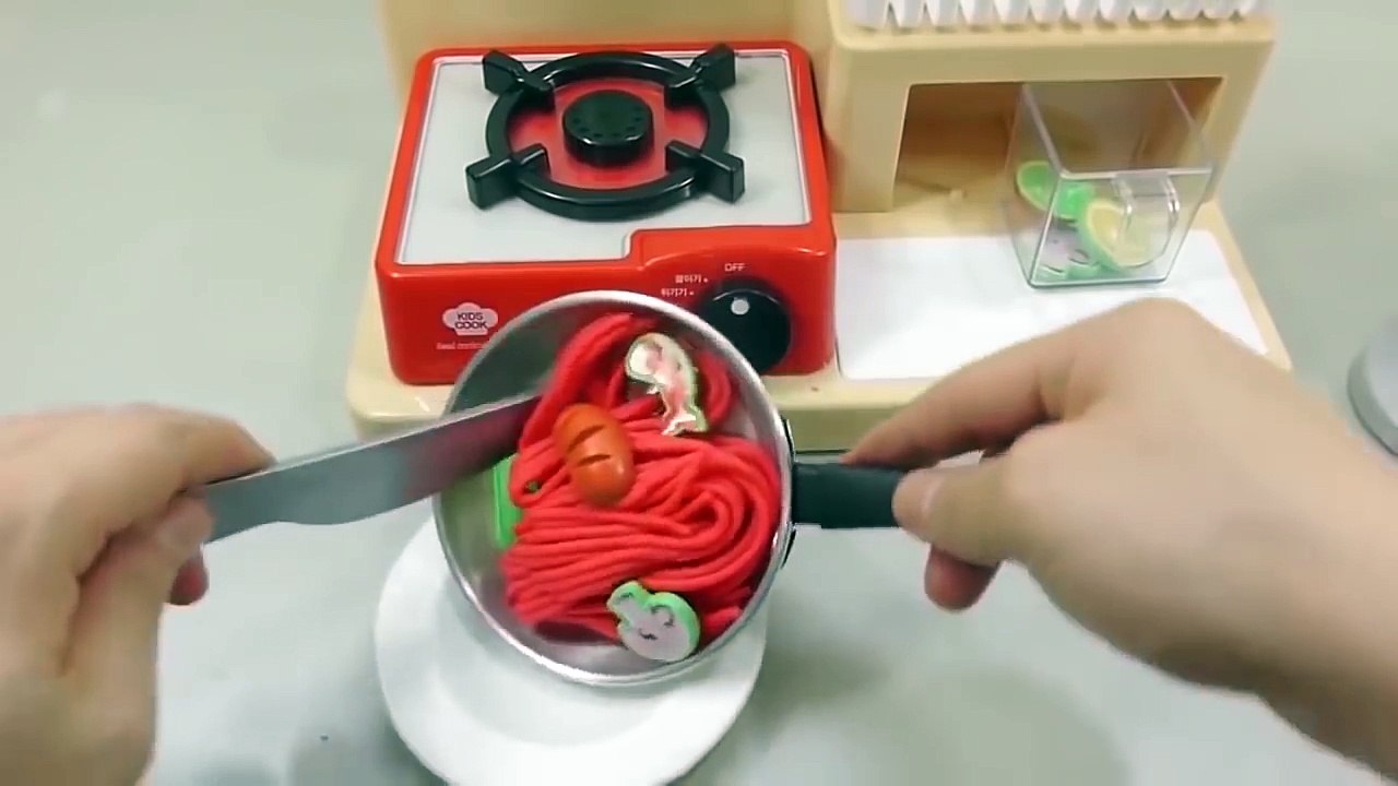 Play Doh Cooking Spaghetti Maker Ice Cream Toy Surprise Eggs Toys_15