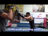 LEO SANTA CRUZ WITH NASTY POWER ON THE MITTS!! IN CAMP FOR CARL FRAMPTON REMATCH - EsNews Boxing