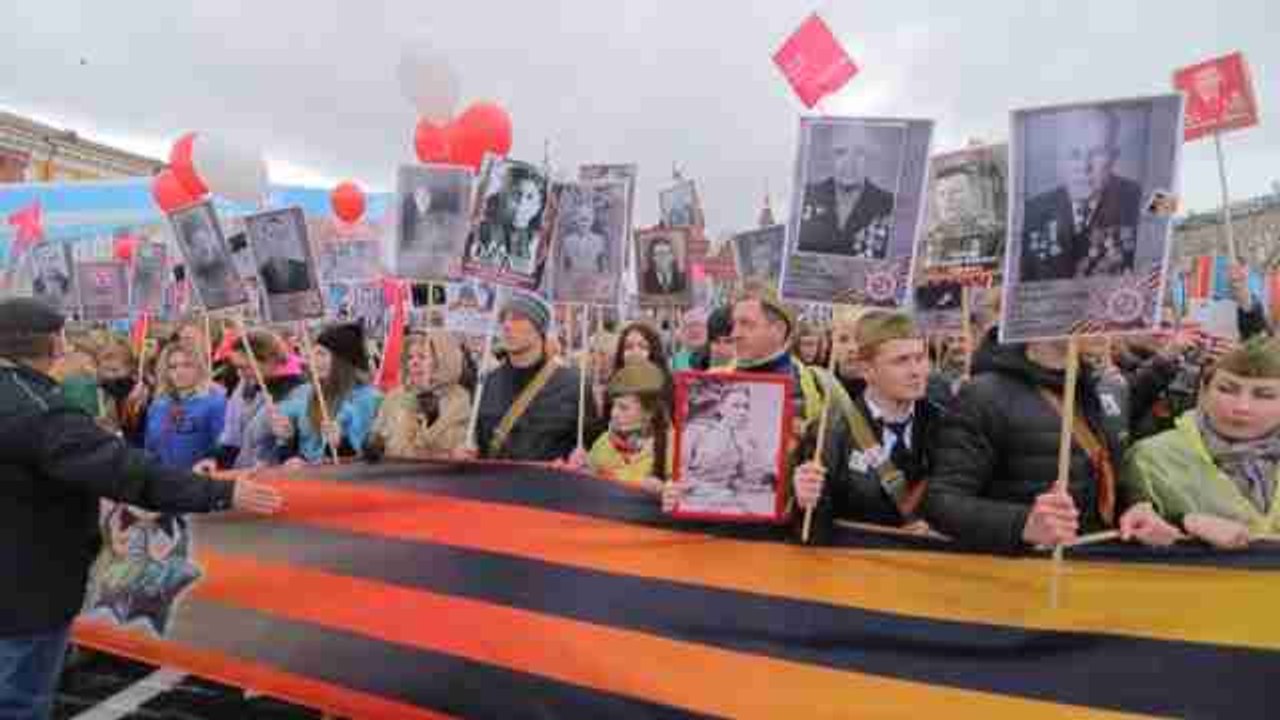 Putin pide unidad mundial para luchar contra terrorismo en Día de la Victoria