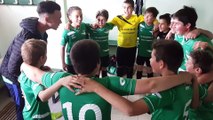 Cri de la victoire des U12/U13 face à Léoville samedi 6 mai 2017