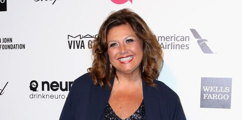 Abby Lee Miller Enters Courthouse Smiling After Judge Reveals She’ll Get Prison Time! Plus More Celeb News
