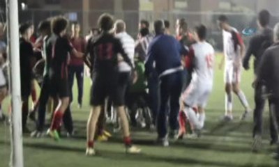 Yeşil Saha Ringe Döndü: Oyuncular Birbirine Girdi