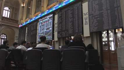 El Ibex 35 pierde los 11.100 puntos lastrado por la banca y Endesa