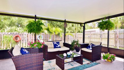 PRIVATE TROPICAL PARADISE WITH POOL! Presented by Pittner Real Estate