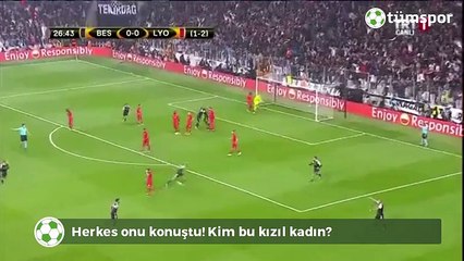 Herkes onu konuştu! Kim bu kızıl kadın?
