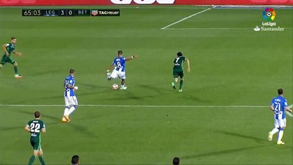 Vale o Puskás? Brasileiro faz golaço do meio de campo no Campeonato Espanhol