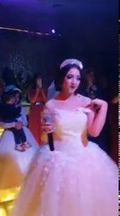 اجمل صوت عروسة تغنى ل يارا في حفل زفافها