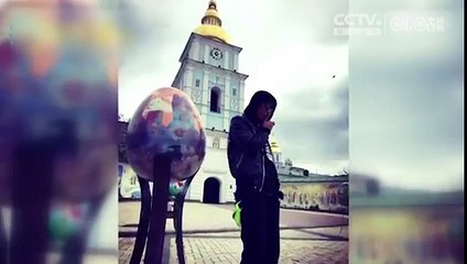 陈羽凡酒后挥杆砸车，痛吼“我很伤”揭与白百合离婚隐情