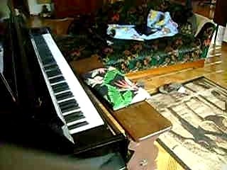 Last Night au piano