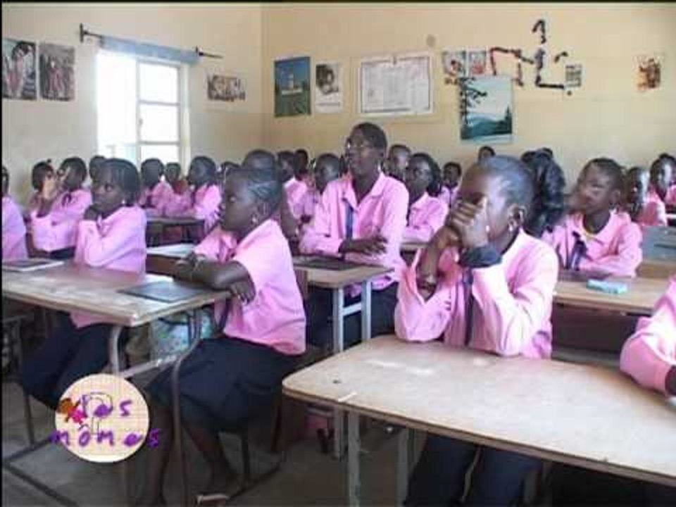 LES MOMES - N°3 - Sainte Thérèse