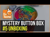 Uma pequena caixa cheia de bottons - Vídeo Unboxing EuTestei Brasil