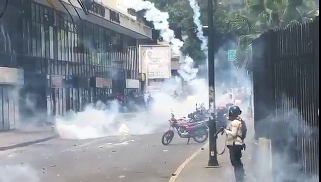 08 Mayo de 2017 - Represión de la PNB contra manifestantes en Chacaito