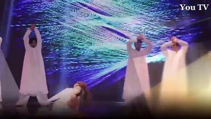 Gorges Pakistani Actresses Oops Moments in Live Stage Show - 2017