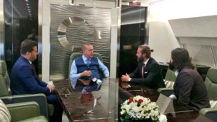 'Diriliş Ertuğrul' Ekibi Erdoğan'ın Uçağında