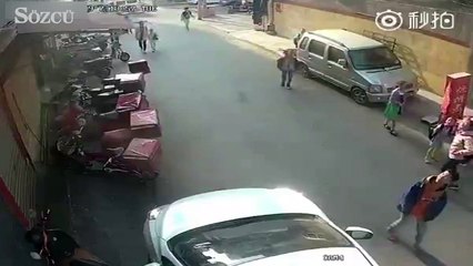 3. kattan düşen bebek ölümden döndü