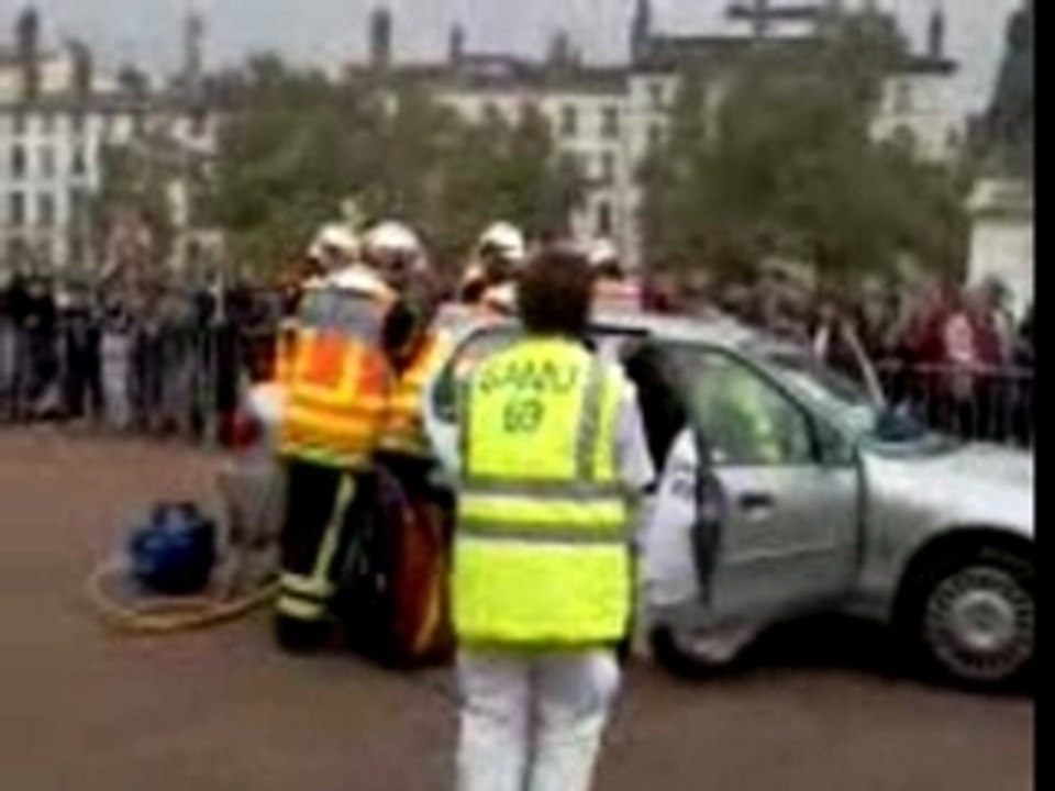 Manoeuvre place Bellcour 3