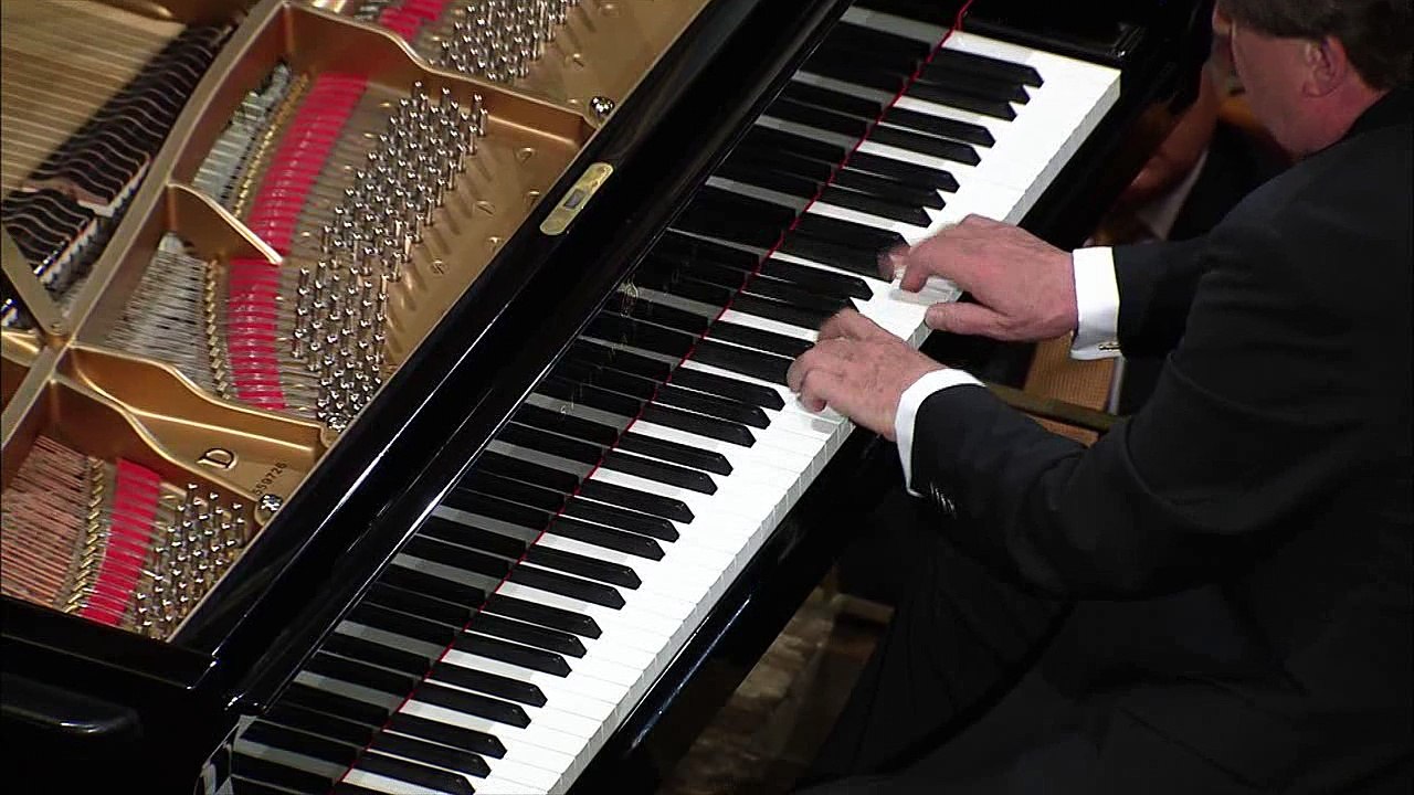 Beethoven - Piano Concerto No. 4 (Rudolf Buchbinder, Wiener Philharmoniker) +