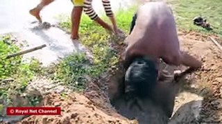 Creative boys Catch Eels By Using Water Pipe With Deep Hole Eel Trap - Catching Eel In Cambodia - YouTube