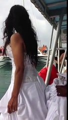 Gelinlikle Suya Atlayan Azgın Gelin