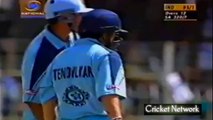 Top 10 Sixes of Sachin Tendulkar In Cricket History - Sachin Biggest Sixes Out of Stadium!!