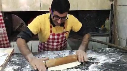 Nusret Taklidi Yapan Pideci