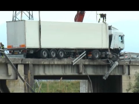 Napoli - Io guido sicuro , campagna di sensibilizzazione nelle scuole (09.05.17)
