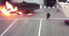 Motosiklet Sürücüsü Kamyonun Yakıt Tankına Çarpınca Kamyon Alev Topuna Döndü