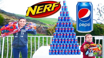 NERF PEPSI CHALLENGE - Swan VS Néo - Pyramide Géante & Ballons dans un Jacuzzi