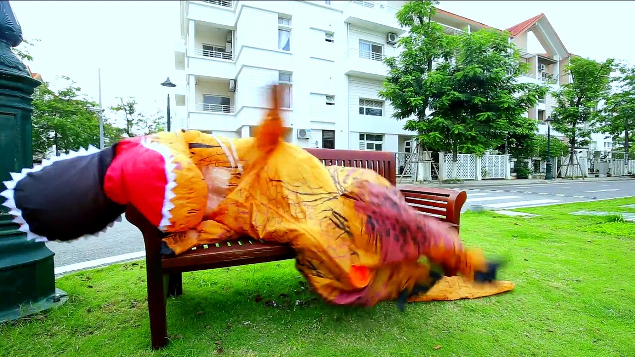 GIANT LIFE SIZE DINOSAUR vs GODZILLA with Frozen Elsa Spiderman Iron Man in Real Life Superhero IRL