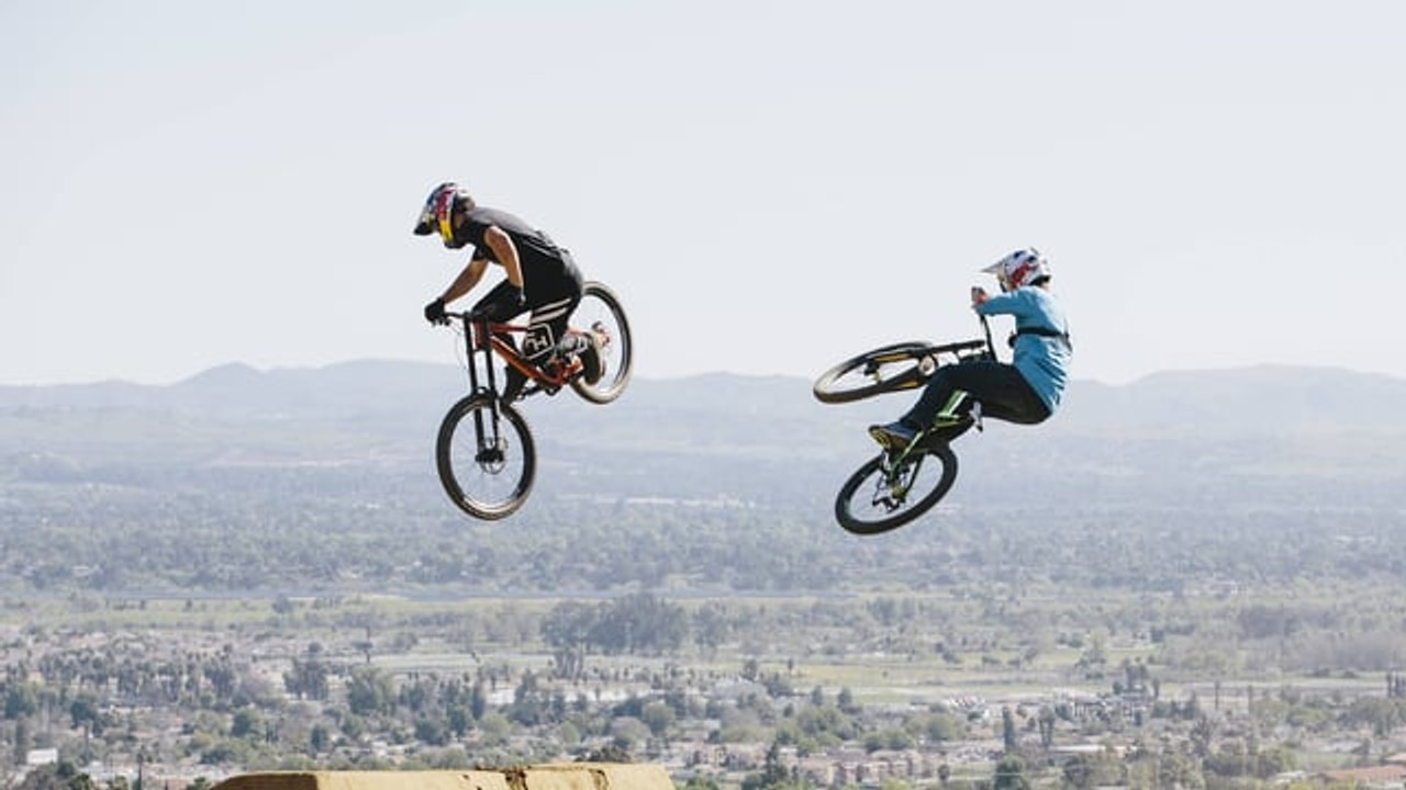 Rocks, Dirt & Familia | Skuff TV Bike