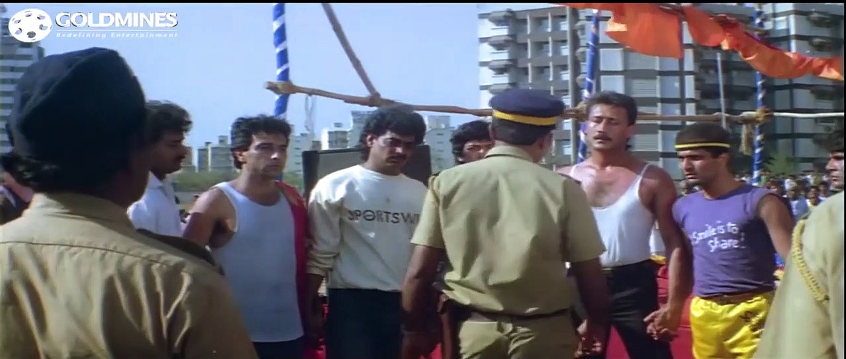 Angaar (1992) Hindi Movie | Jackie Shroff, Dimple Kapadia, Nana Patekar ...
