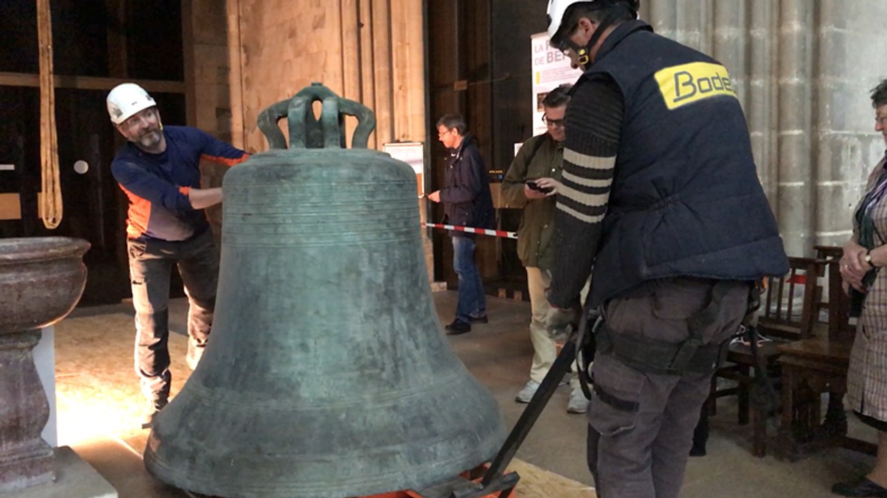 Les cloches de Saint-Pierre descendent du clocher