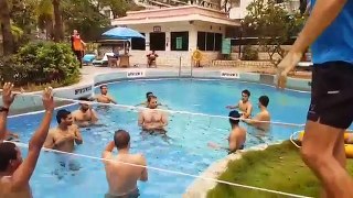 All Sunrisers Hyderabad players having fun in the pool Today in the hyderabad IPL hotel -DialyMotion