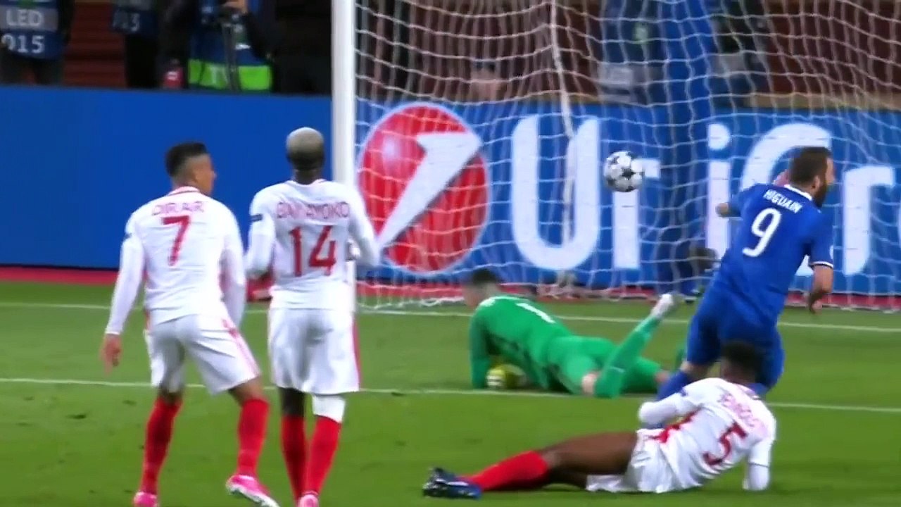 Dani Alves vs Monaco