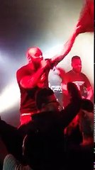 Kaaris se prend une bouteille sur la tête