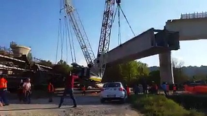 Crolla Gru con ponte nel cantiere dell’Arcisate Stabio