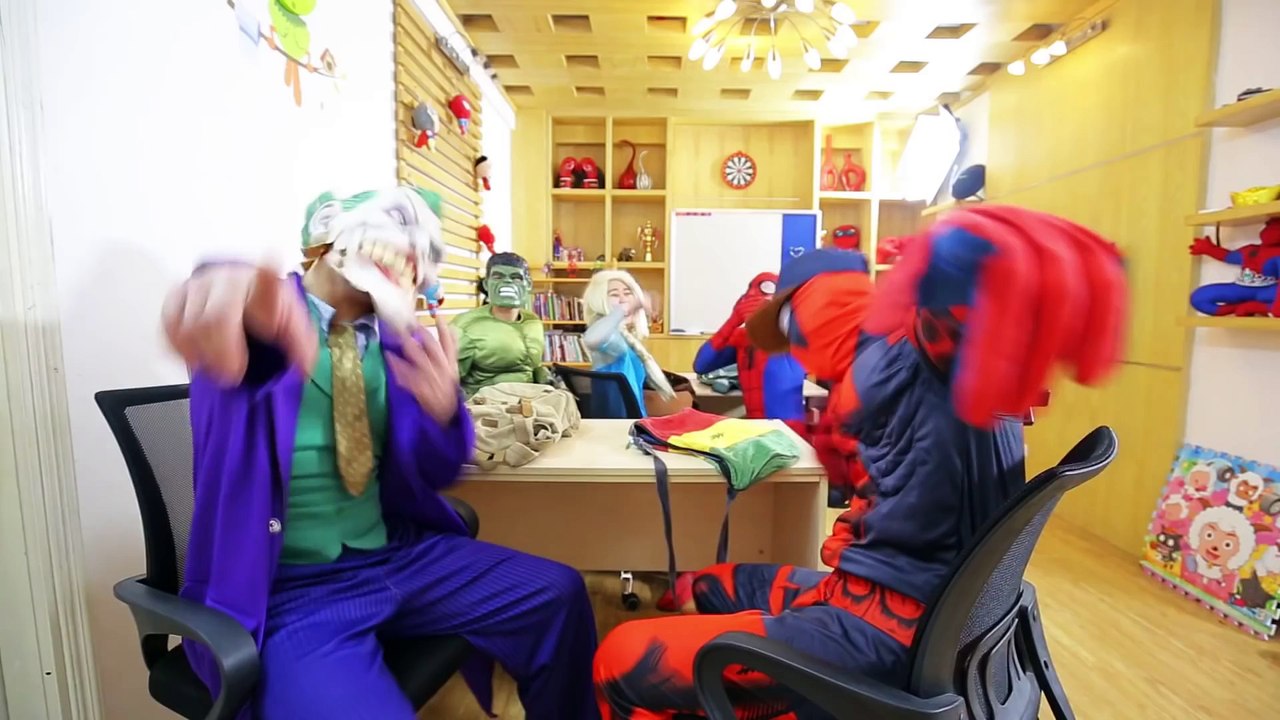 Spiderman Costume Stolen!! Frozen Elsa Dating Venom Black Spiderman in Real Life Superheroes IRL