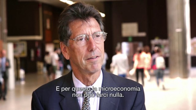 PIIGS – clip Cani e ossi