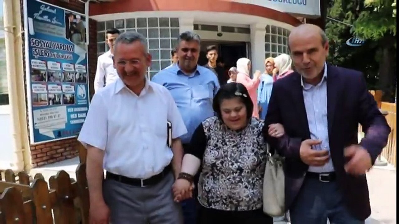 Down Sendromlu Güllü'nün Gelinlik Hayali Gerçek Oldu