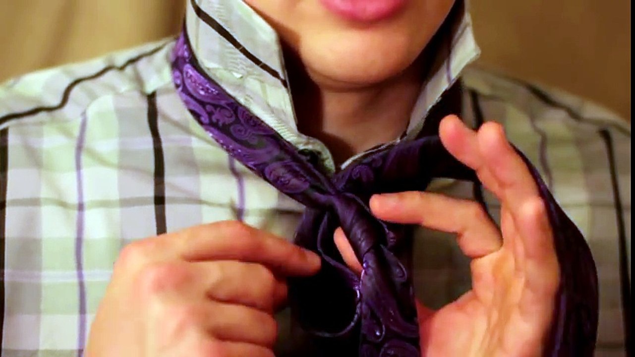 How to tie a tie - made simple (Half - Windsor Knot)