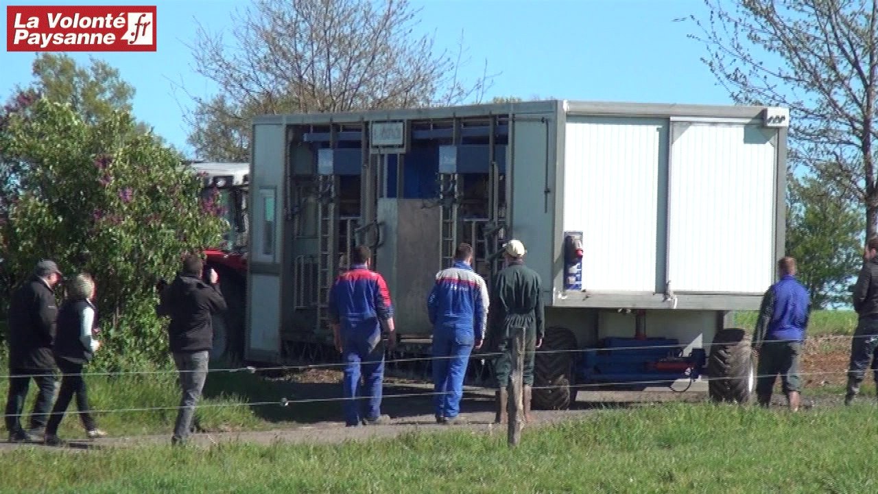 Robot de traite mobile à Mur-de-Barrez
