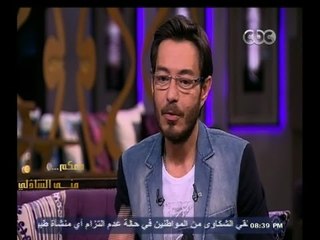 Video herunterladen: #معكم_منى_الشاذلي | شاهد… أحمد زاهر يمنع إبنته 