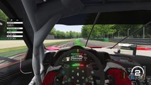 Hyeri fa cose e si fa un giro all'Autodromo di Monza su una Ferrari 458